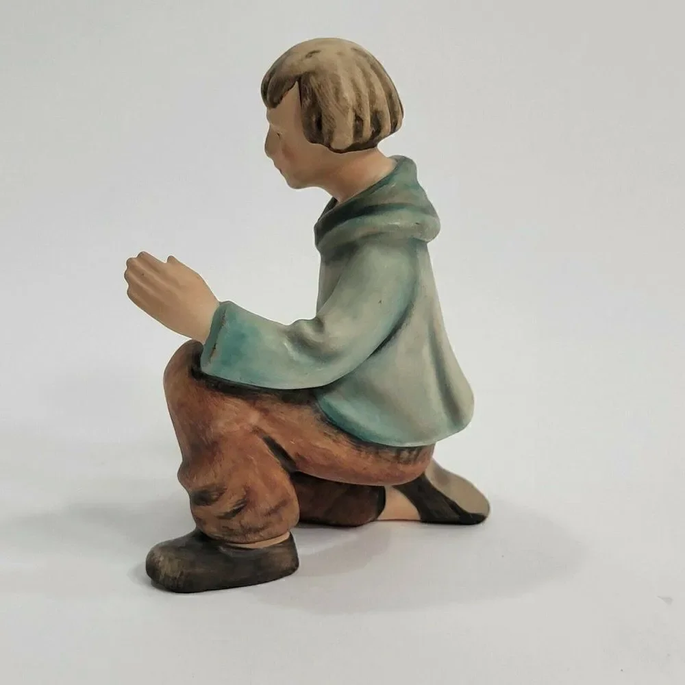 Goebel Kneeling Shepherd Boy 1951 214/G Nativity Piece‎